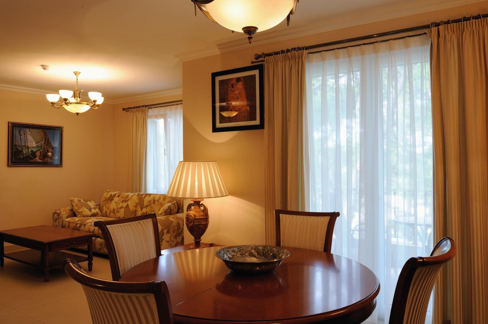Hotel Solitudo Uble Екстер'єр фото