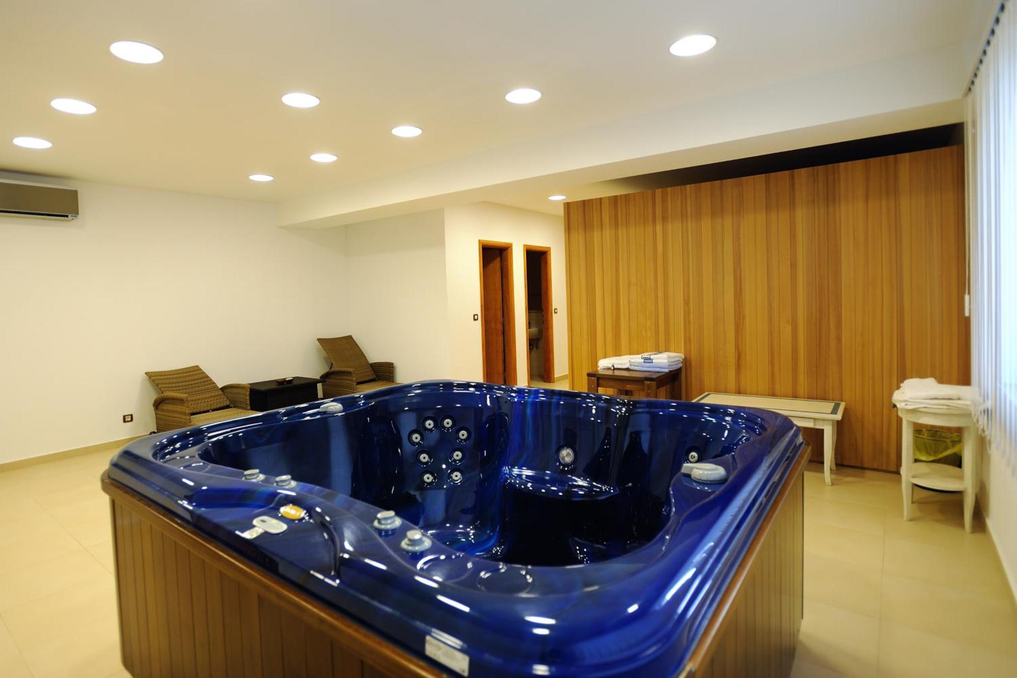 Hotel Solitudo Uble Екстер'єр фото