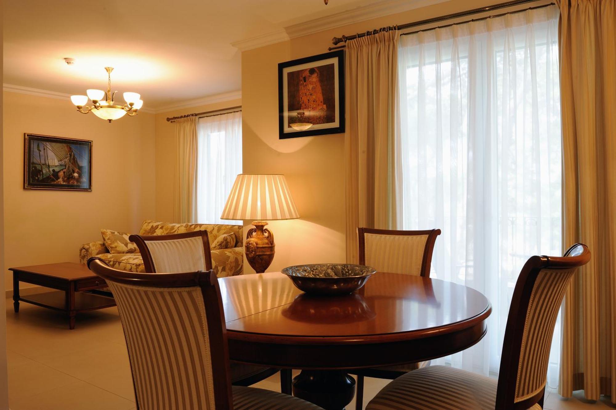 Hotel Solitudo Uble Екстер'єр фото