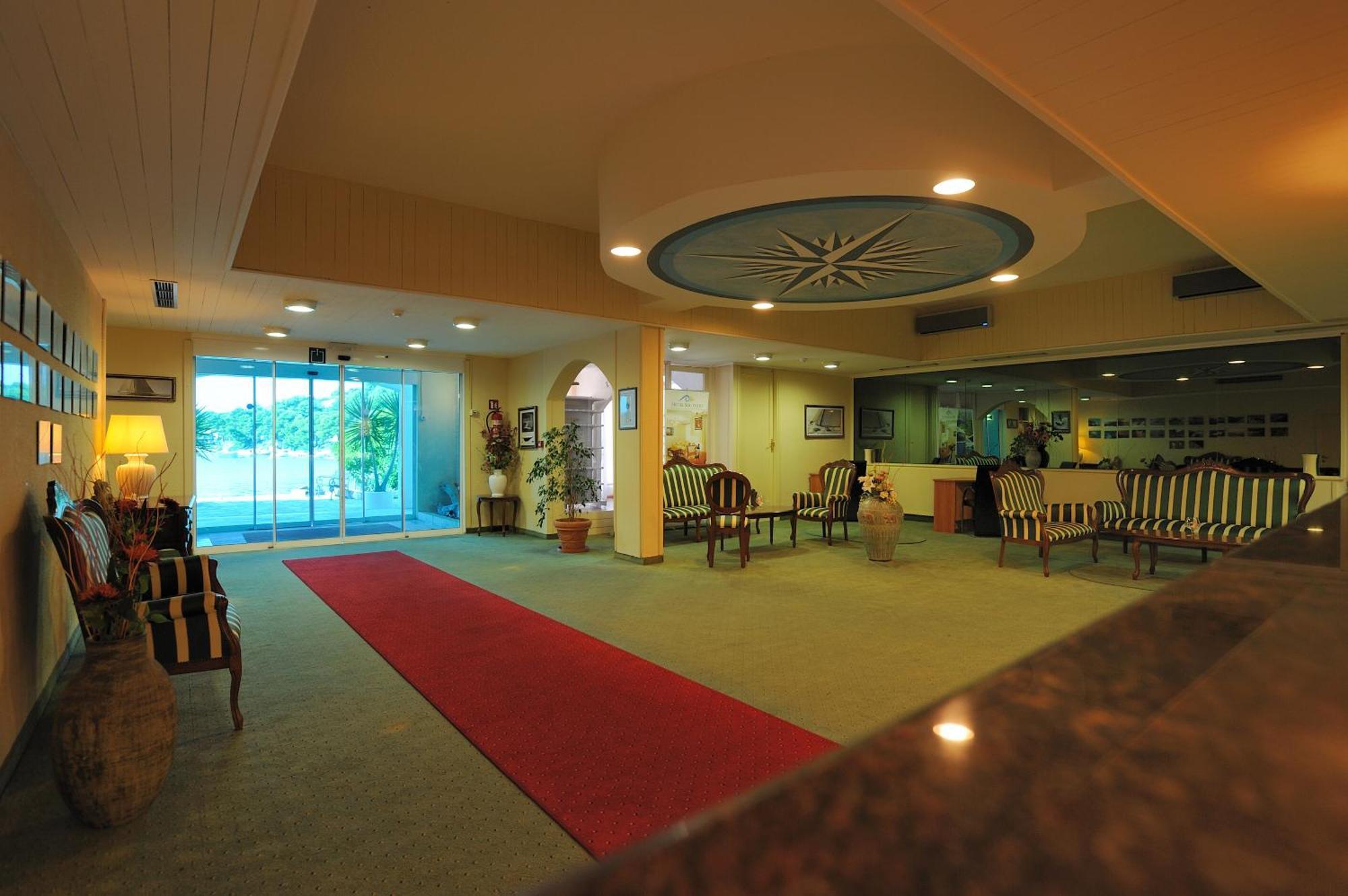 Hotel Solitudo Uble Екстер'єр фото