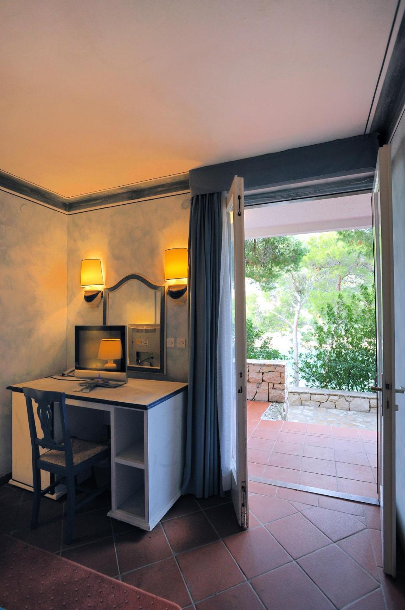Hotel Solitudo Uble Екстер'єр фото