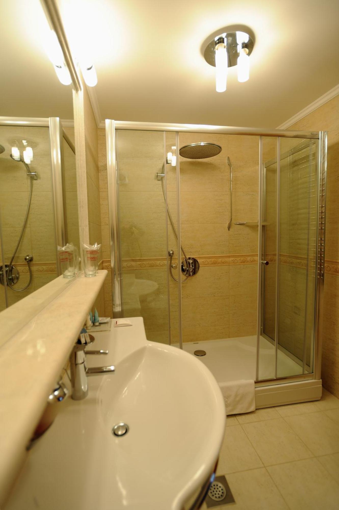 Hotel Solitudo Uble Екстер'єр фото