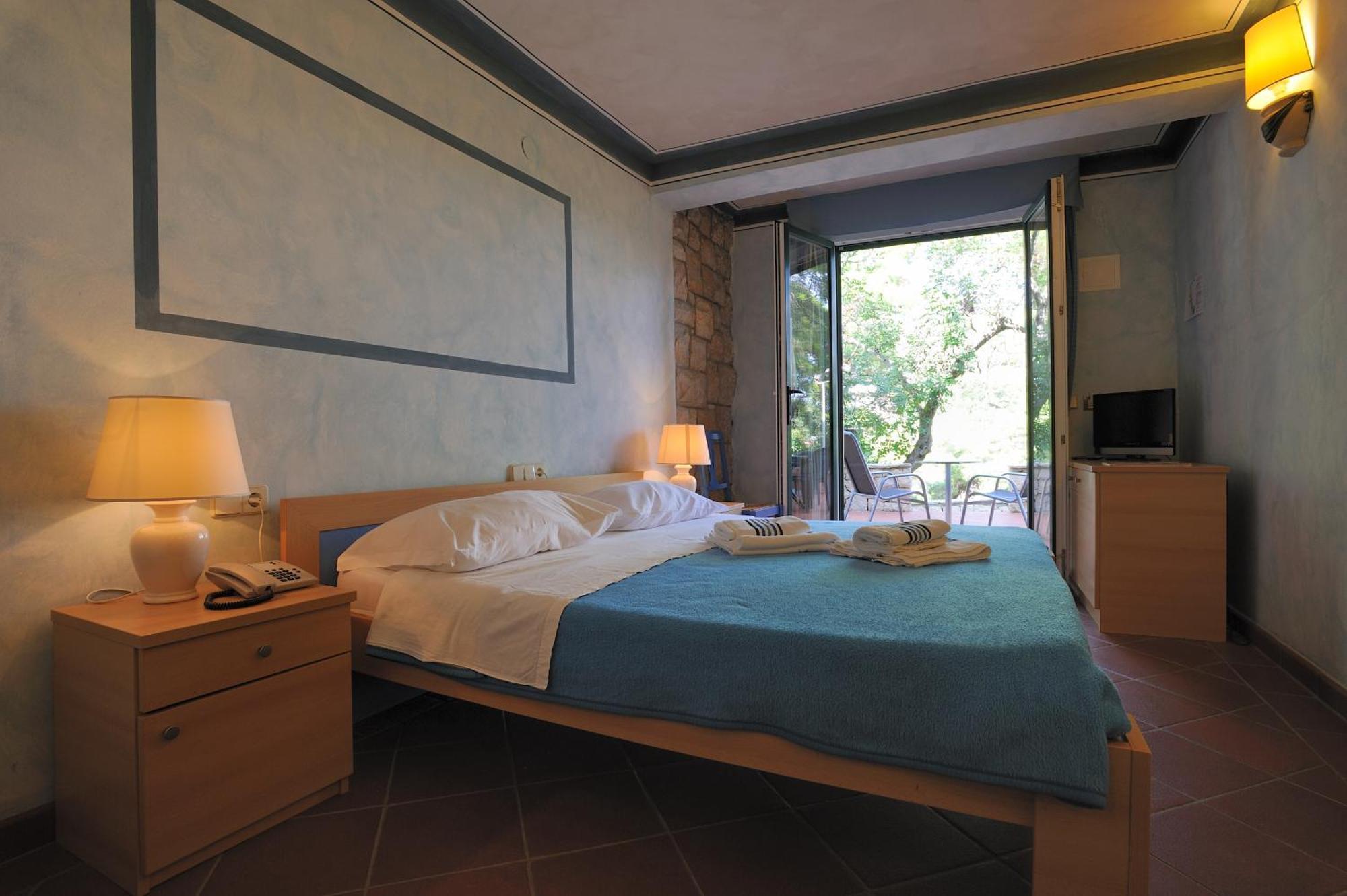 Hotel Solitudo Uble Екстер'єр фото