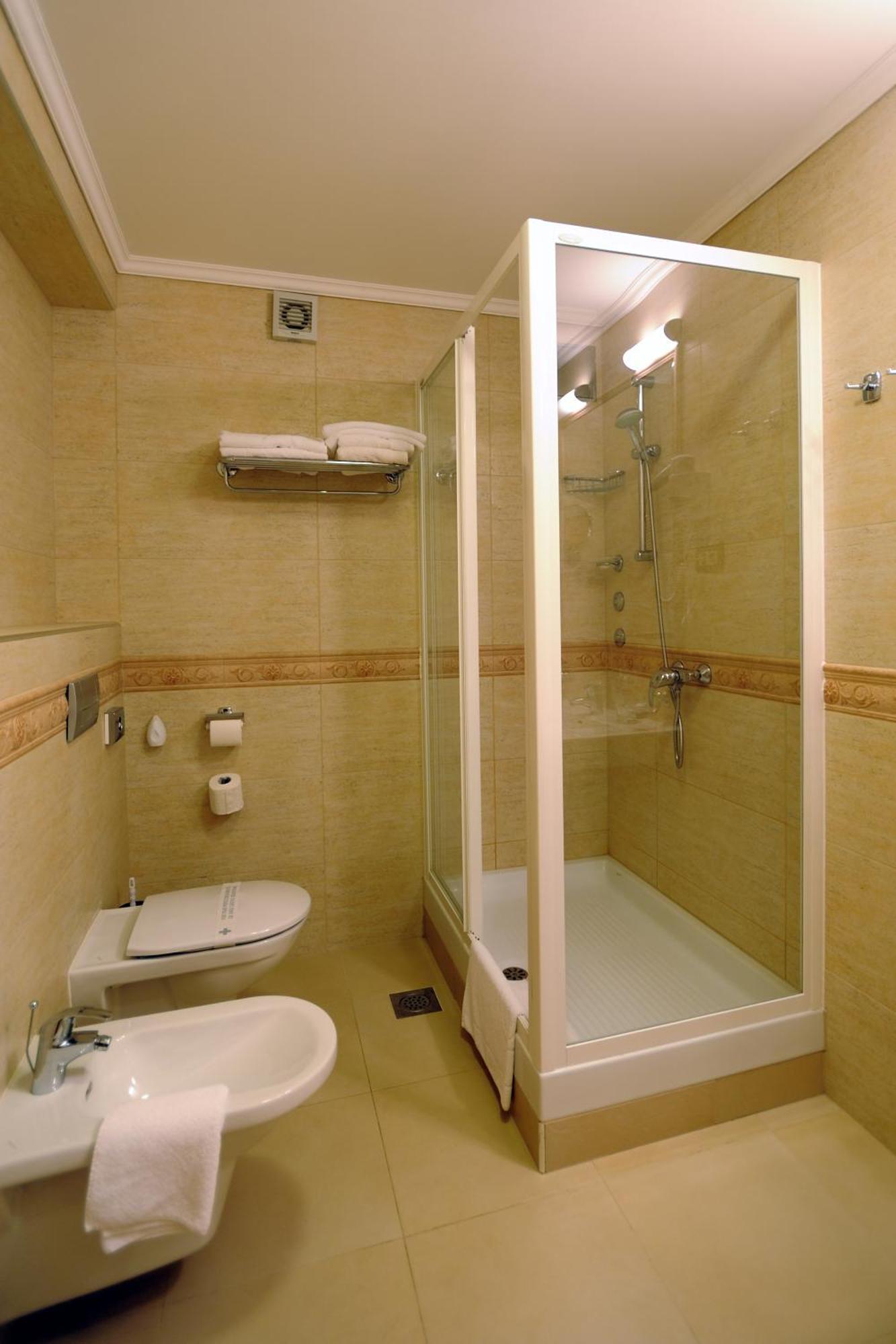 Hotel Solitudo Uble Екстер'єр фото